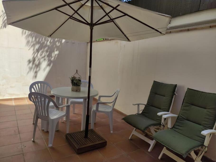Cozy Flat With Terrace Apartman Palamós Kültér fotó
