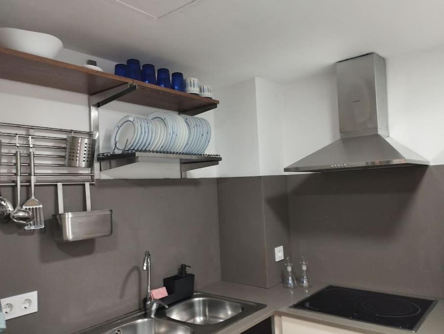 Cozy Flat With Terrace Apartman Palamós Kültér fotó