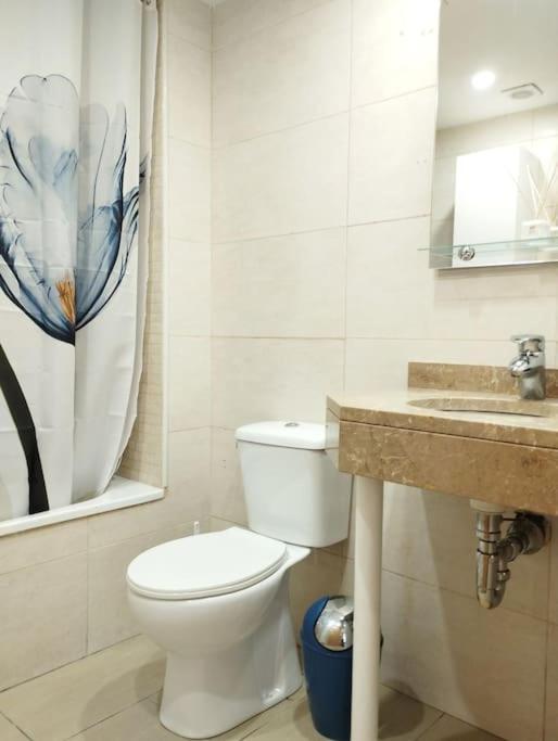 Cozy Flat With Terrace Apartman Palamós Kültér fotó
